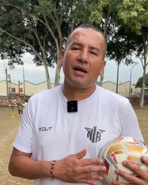 Nelson Ramos, preparador de arqueros del grupo élite ARHA Leones